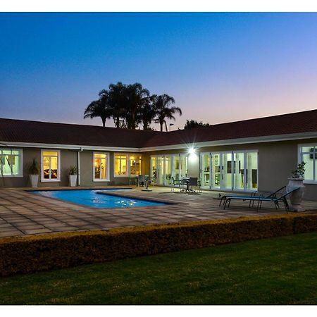 66 On Monzali 4 Star Luxury Guesthouse Hilton Exterior foto
