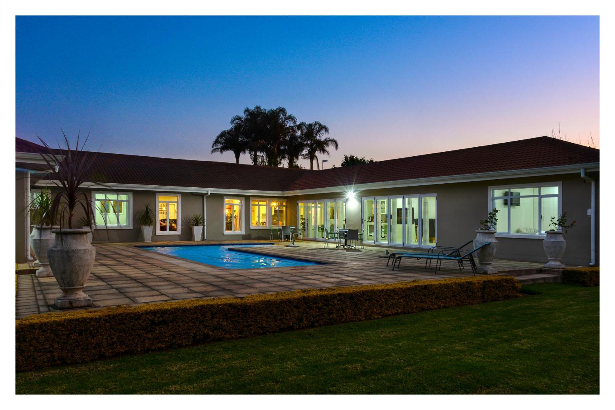 66 On Monzali 4 Star Luxury Guesthouse Hilton Exterior foto